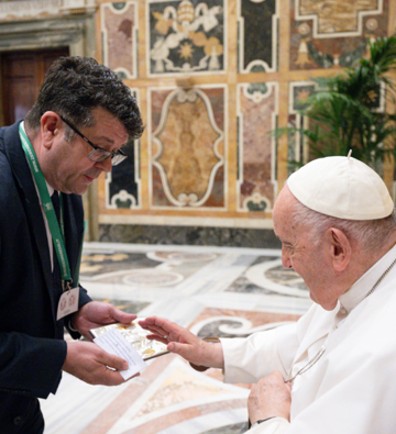 Pact CEO Andy Keen-Downs with Pope Francis